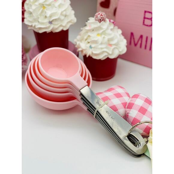 Bakeshop by Masterclass Pink Measuring Cups and Spoons - Picture 2 of 3